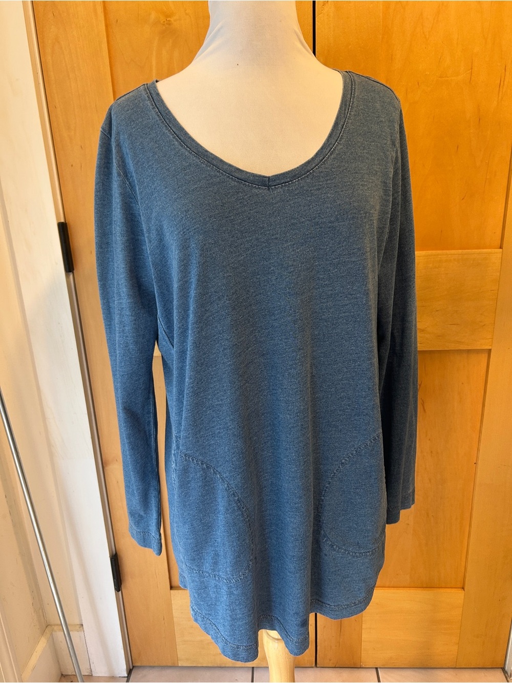 J Jill Relaxed V-Neck Long Sleeve Top Denim Blue Medium Cotton